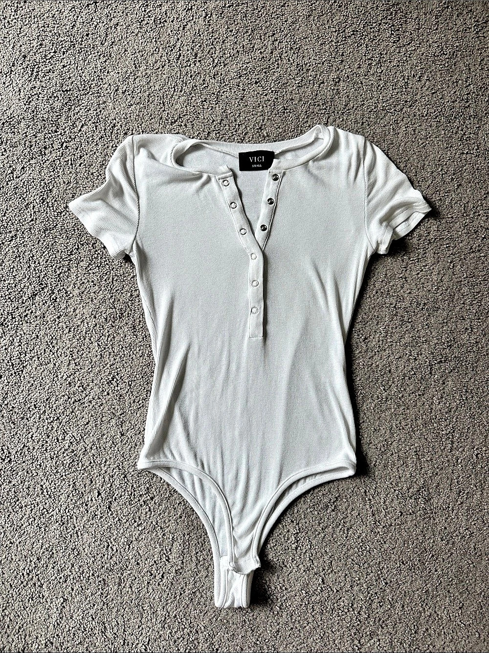 VICI SMALL Henley Bodysuit